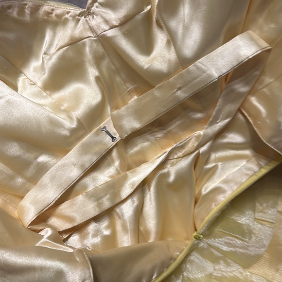 Vintage 80’s yellow subtle ombré party dress. - Picture 6 of 7